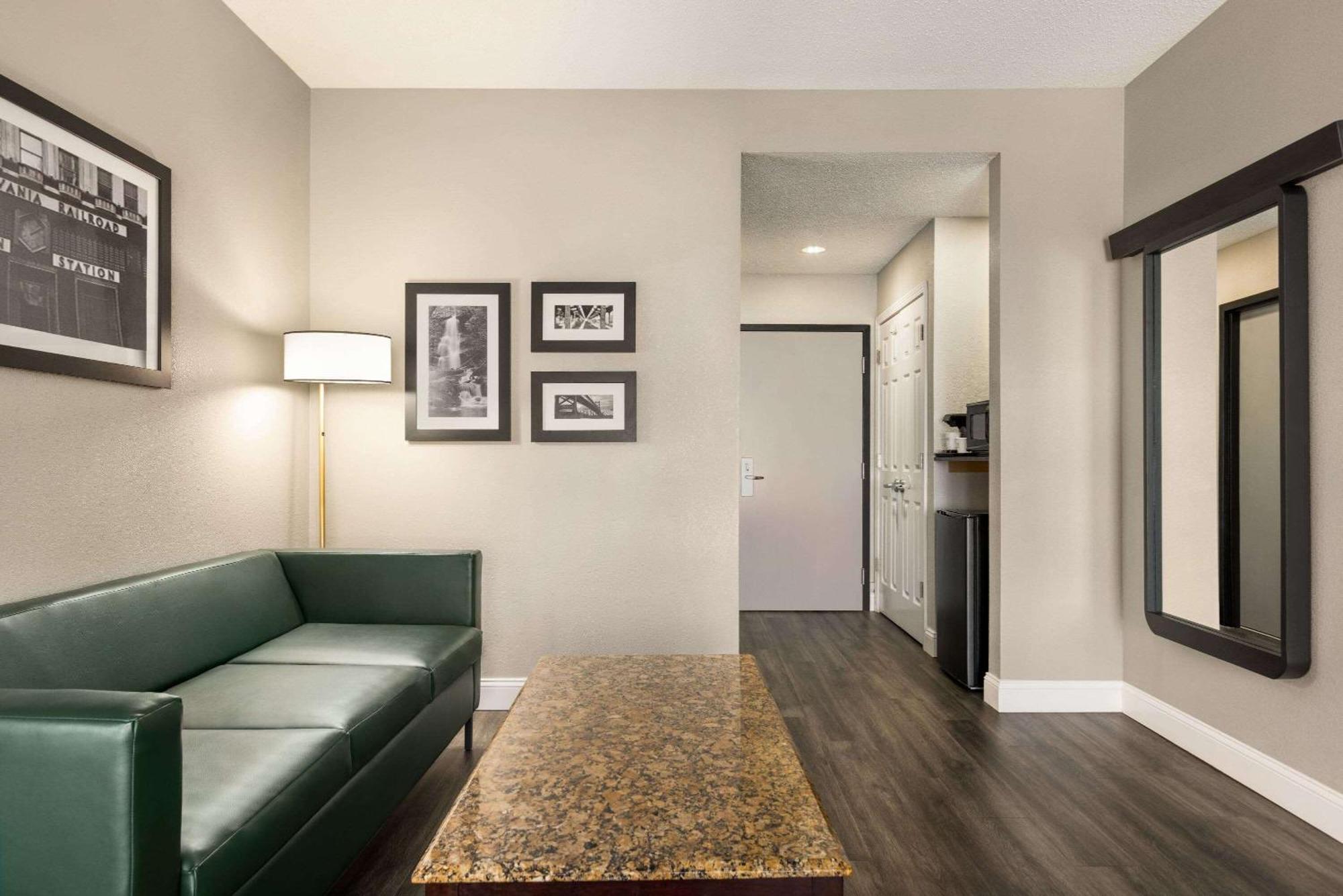 Hotel La Quinta By Wyndham Mt. Laurel - Philadelphia Mount Laurel Esterno foto